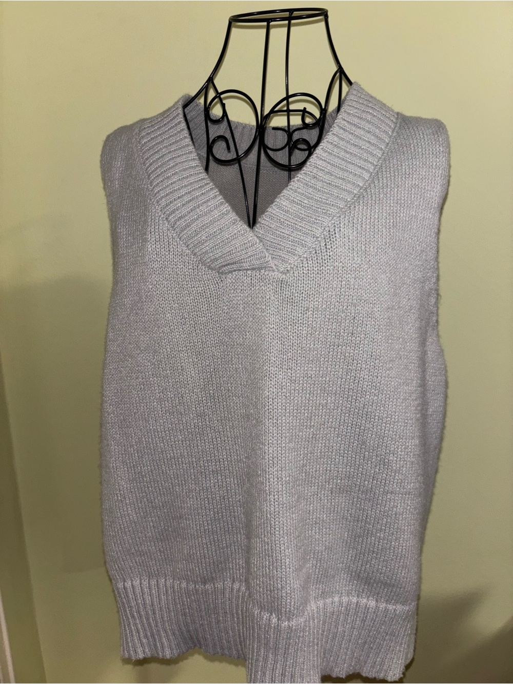 SHEIN Light Gray V-Neck Sleeveless Sweater Vest